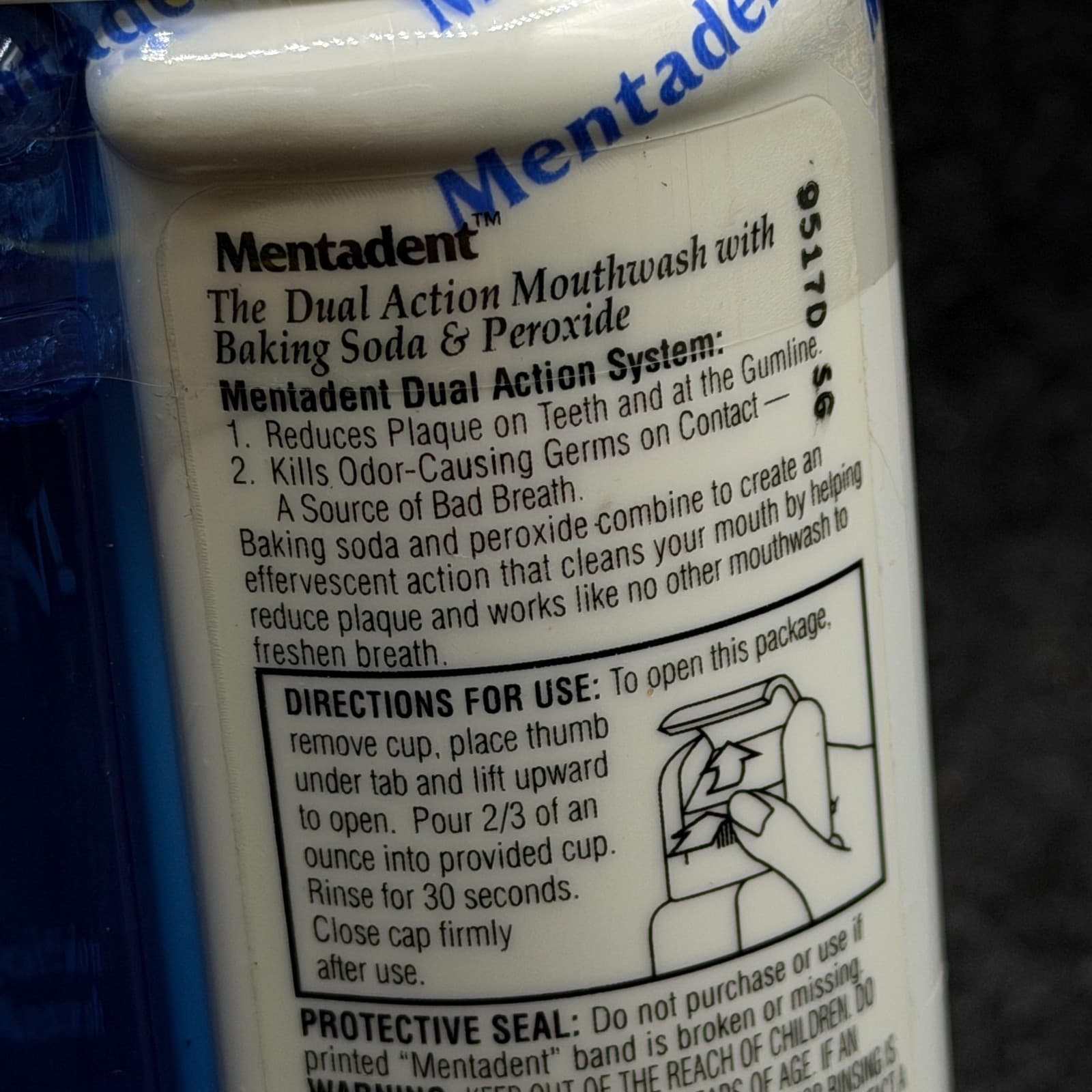 Vintage MENTADENT MOUTHWASH 10 oz FRESH MINT Dual Peroxide and Baking Soda - Thumbnail 5