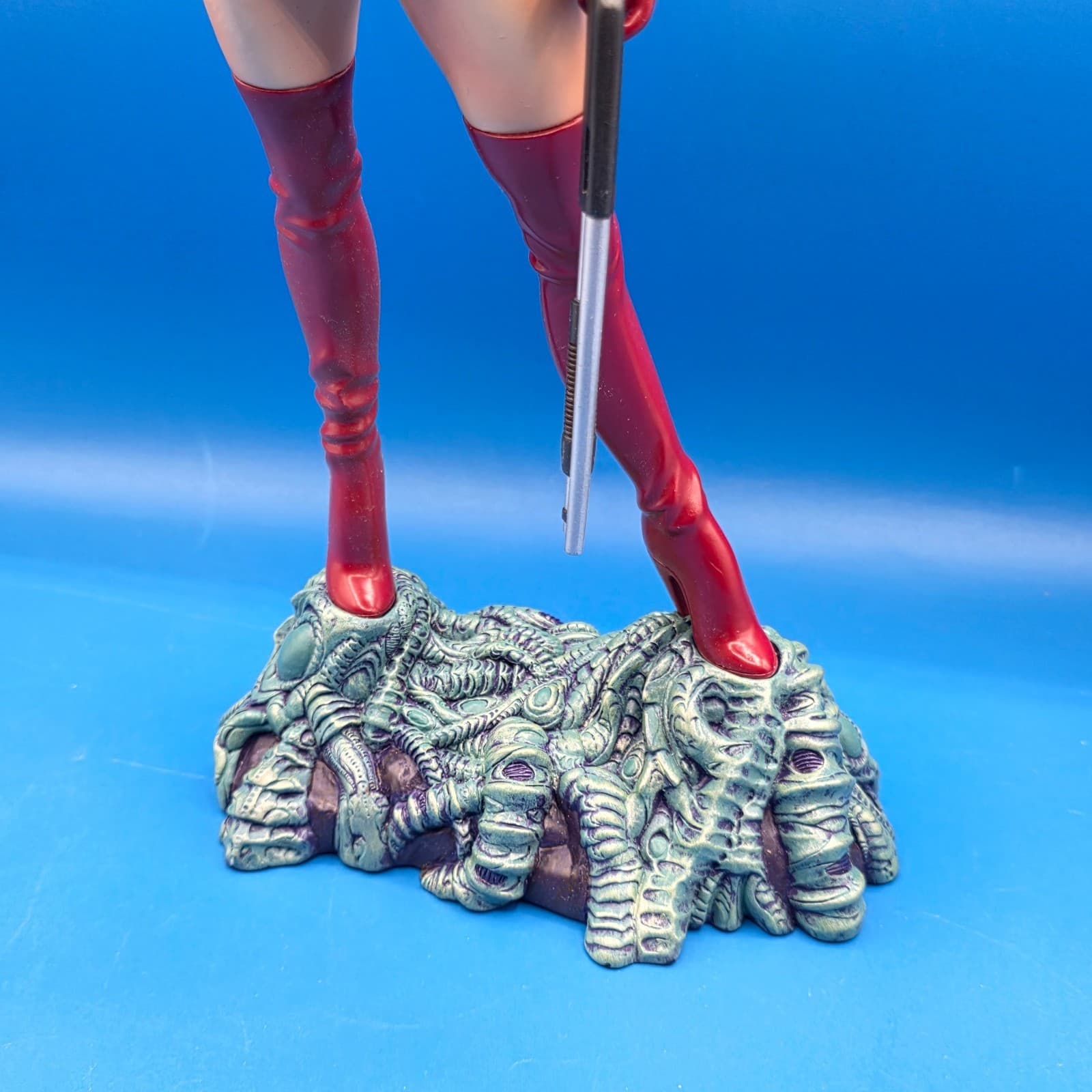 (#29). WITCHBLADE TOP COW COMIC BOOK FIGURINE 13'' With weapon Vintage 2000 - Thumbnail 7