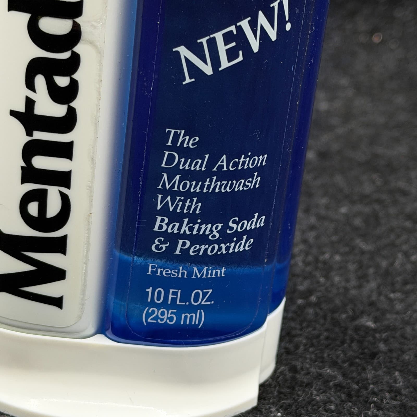 Vintage MENTADENT MOUTHWASH 10 oz FRESH MINT Dual Peroxide and Baking Soda - Thumbnail 3