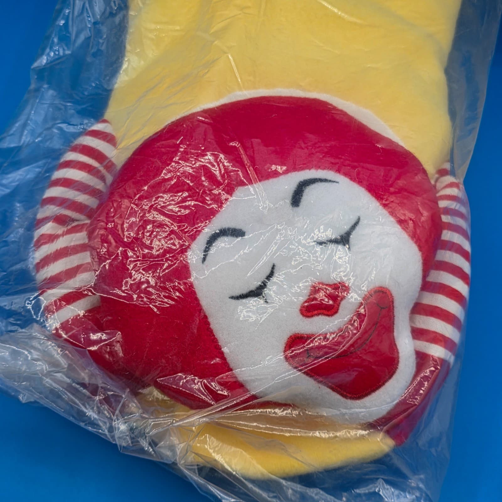 1998 Ashton Drake McMemories Sweet Dreams Ronald McDonald Pillow - Thumbnail 2