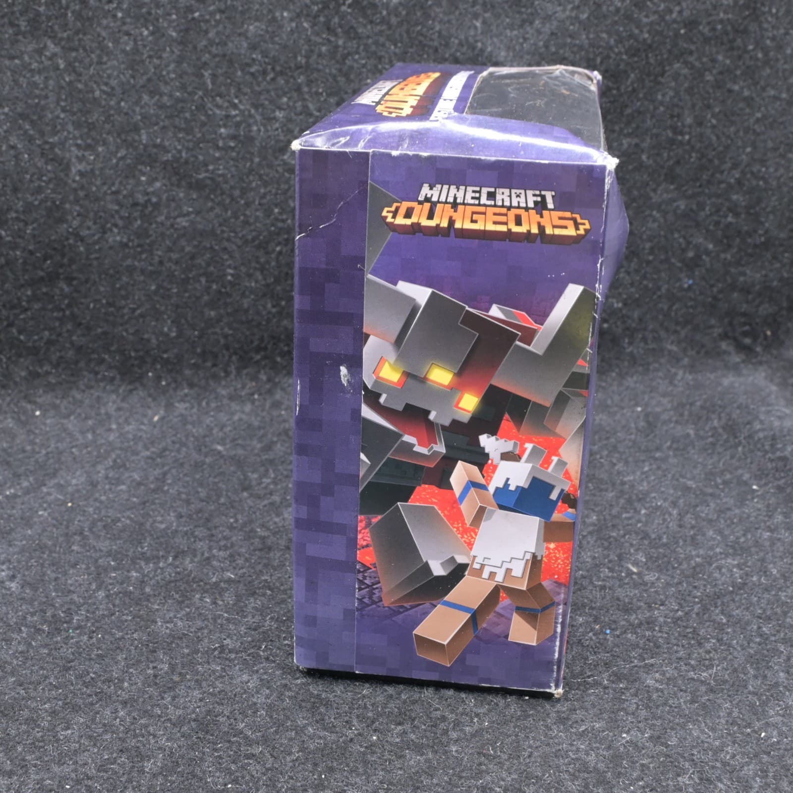 Minecraft Dungeons Redstone Monstrosity Mangle Battle Box 2020 NEW - Thumbnail 5