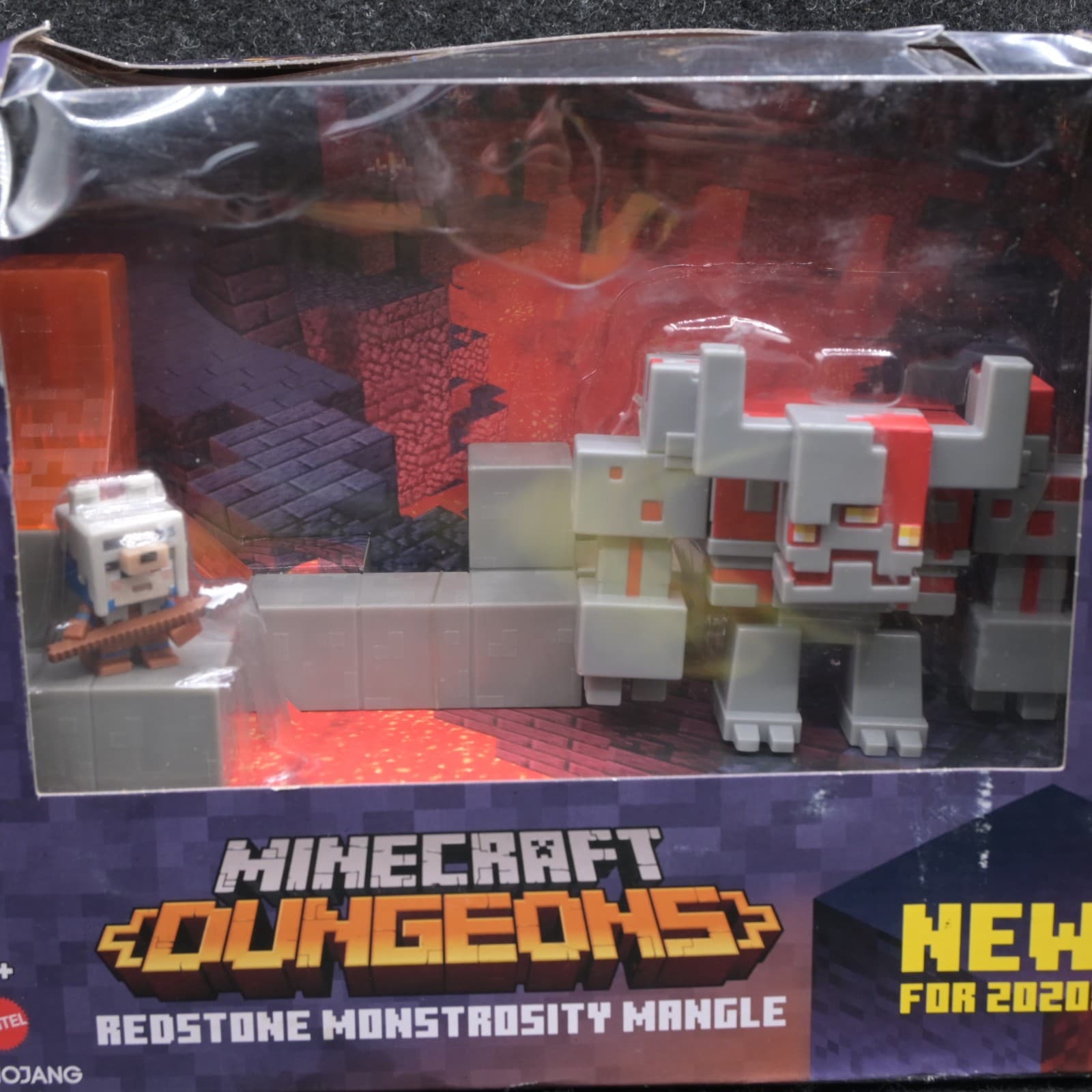 Minecraft Dungeons Redstone Monstrosity Mangle Battle Box 2020 NEW - Thumbnail 3