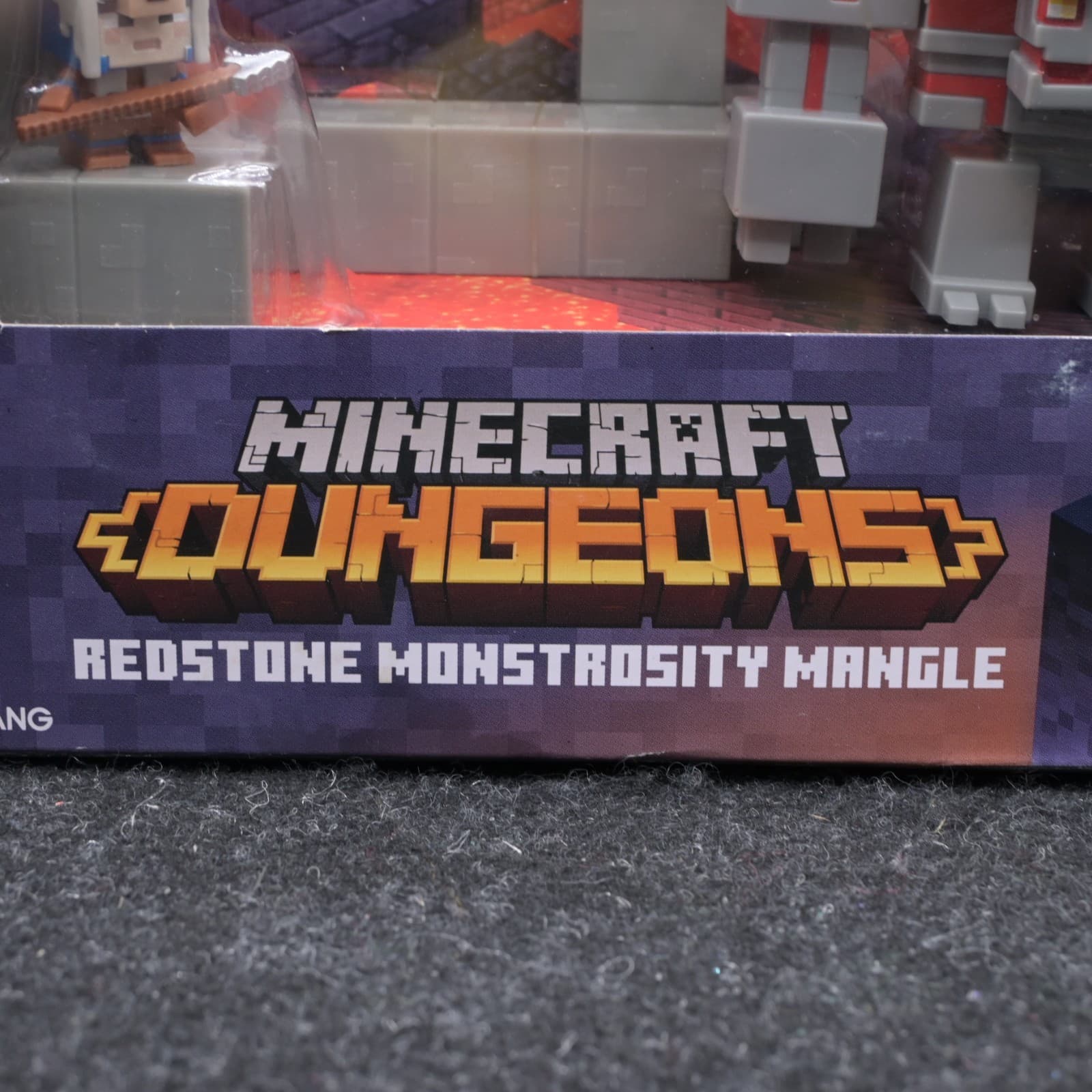 Minecraft Dungeons Redstone Monstrosity Mangle Battle Box 2020 NEW - Thumbnail 2