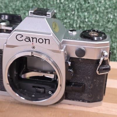 Canon AE-1 35mm Film Camera AS IS NOT WORKING Parts And Repair - Thumbnail 3