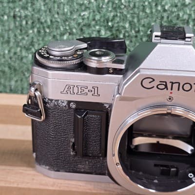 Canon AE-1 35mm Film Camera AS IS NOT WORKING Parts And Repair - Thumbnail 2