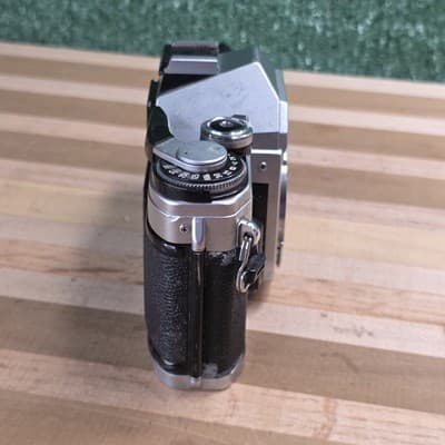 Canon AE-1 35mm Film Camera AS IS NOT WORKING Parts And Repair - Thumbnail 6