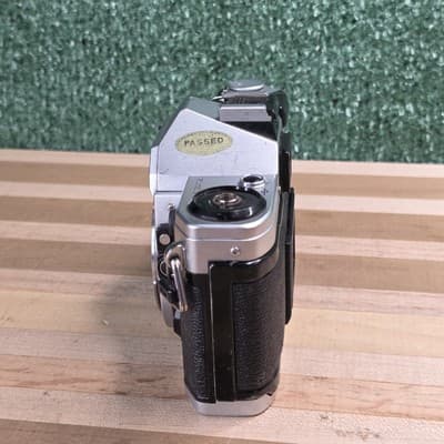 Canon AE-1 35mm Film Camera AS IS NOT WORKING Parts And Repair - Thumbnail 8