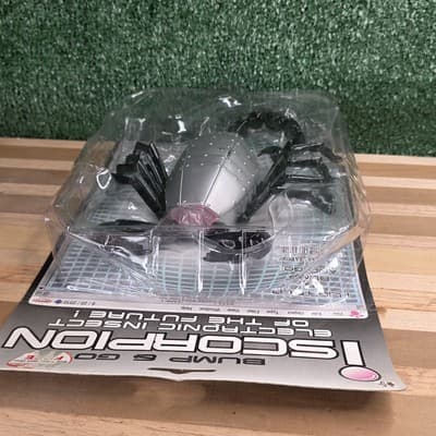 Bump & Go Iscorpion Electronic Insect of The Future Light Up NIP New 2001 Rare - Thumbnail 6