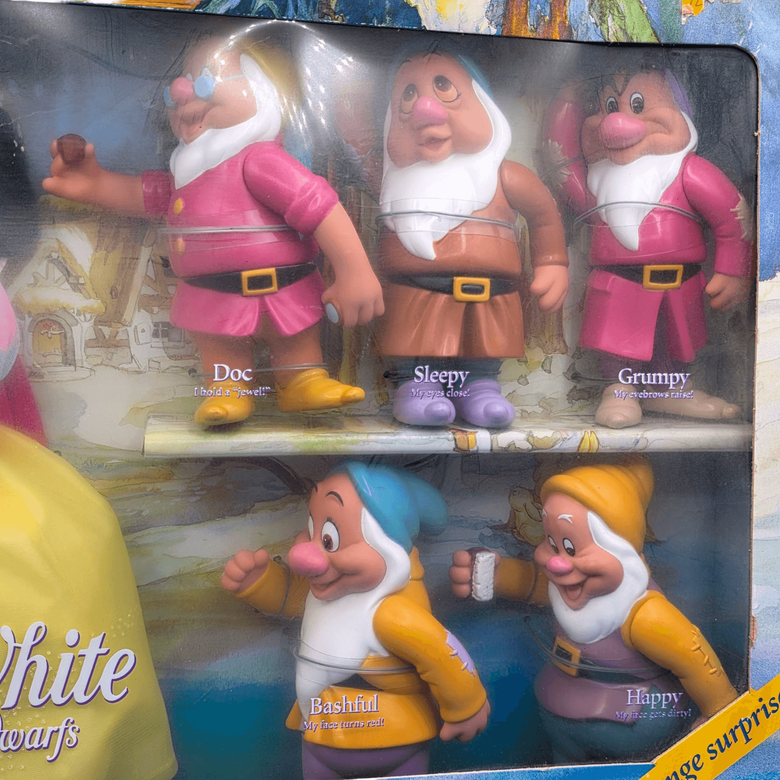 Disney Snow White and the Seven Dwarfs Classic Color Changing Set - MPN 10558 - Thumbnail 6