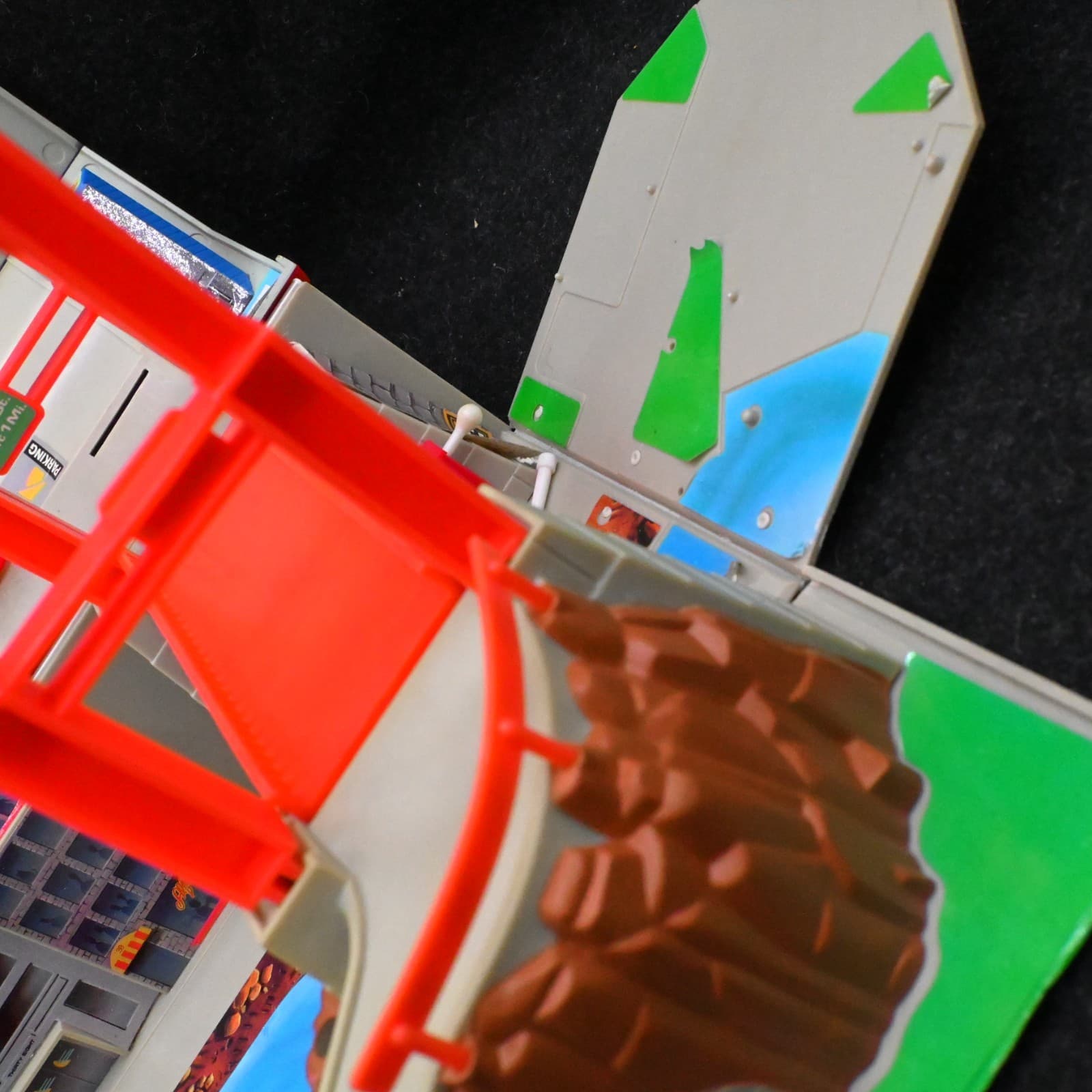 Galoob Micro Machines Super City Toolbox Action Playset 1988 Vintage - Thumbnail 11
