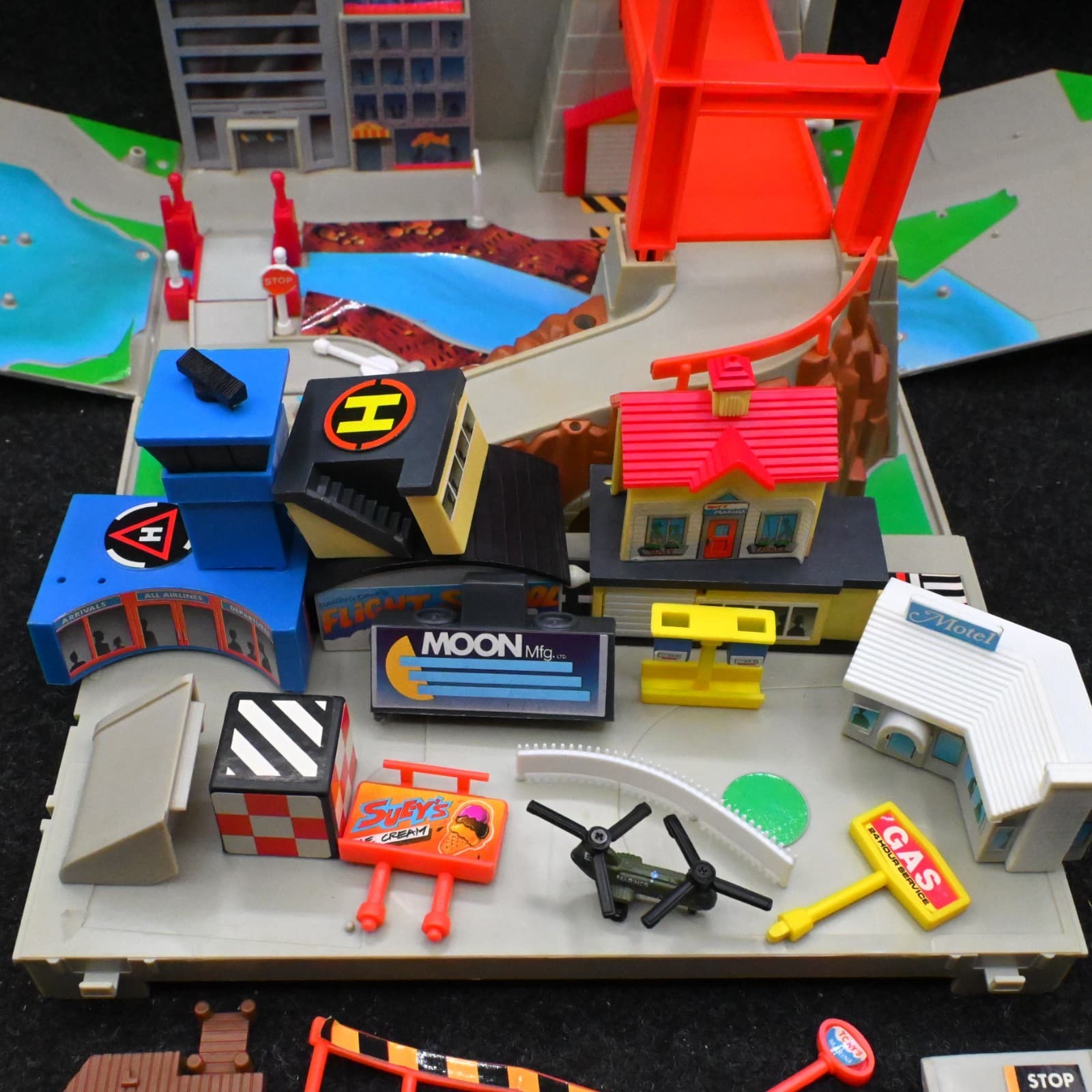 Galoob Micro Machines Super City Toolbox Action Playset 1988 Vintage - Thumbnail 3