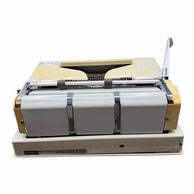 Vintage 1970s Hermes 3000 Typewriter w Cover Tested And Working - Thumbnail 9