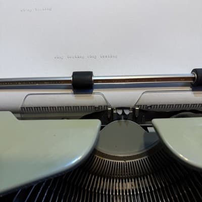 Vintage 1970s Hermes 3000 Typewriter w Cover Tested And Working - Thumbnail 14