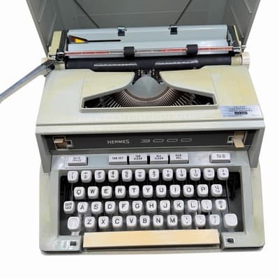 Vintage 1970s Hermes 3000 Typewriter w Cover Tested And Working - Thumbnail 2