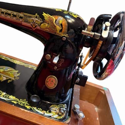 Vintage Singer Sewing Machine RPM-4500 Wood Box Beautiful - Thumbnail 13