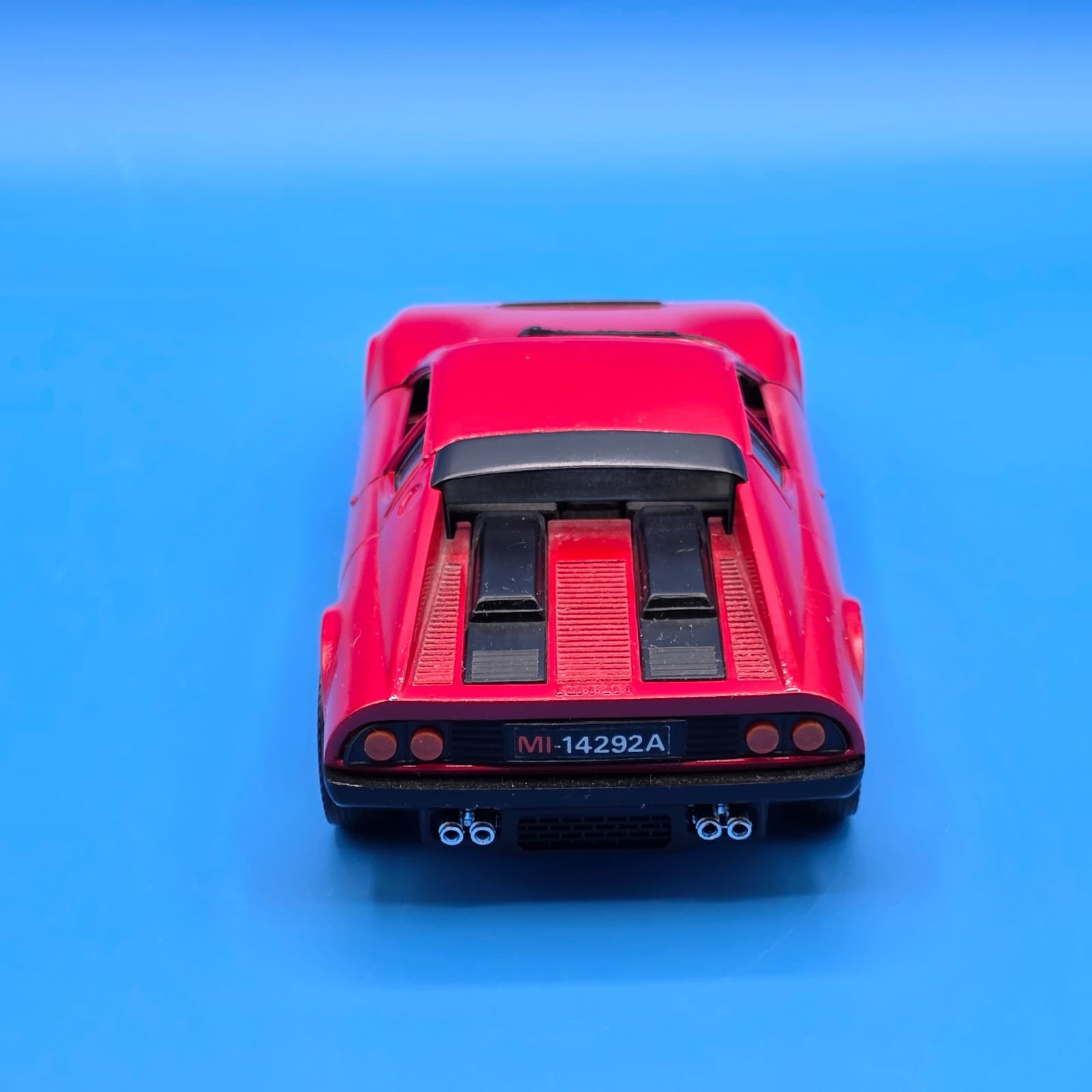 Vintage Burago Bburago Red Ferrari 512 BB DieCast #0133 Italy 1/24 - Thumbnail 7