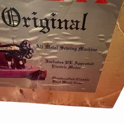 Vintage Singer Sewing Machine RPM-4500 Wood Box Beautiful - Thumbnail 3