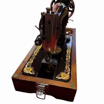 Vintage Singer Sewing Machine RPM-4500 Wood Box Beautiful - Thumbnail 17