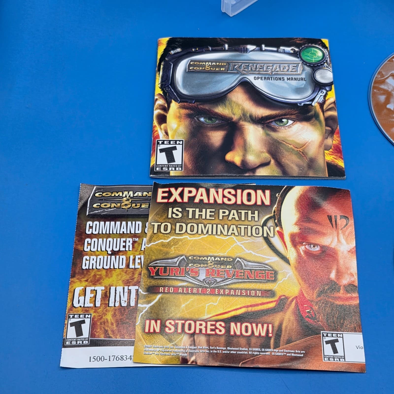 Command and Conquer: Renegade (PC, Both Discs) W/ Manual - Thumbnail 3
