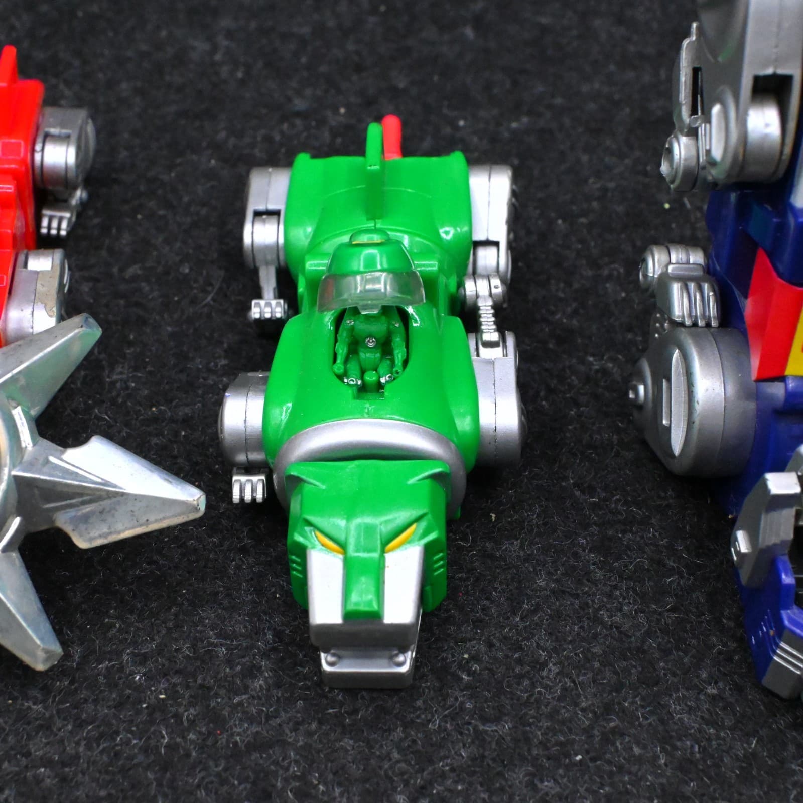 Voltron 1998 Third Dimension Mighty Lion Force with Blue Red & Green Figures - Thumbnail 4