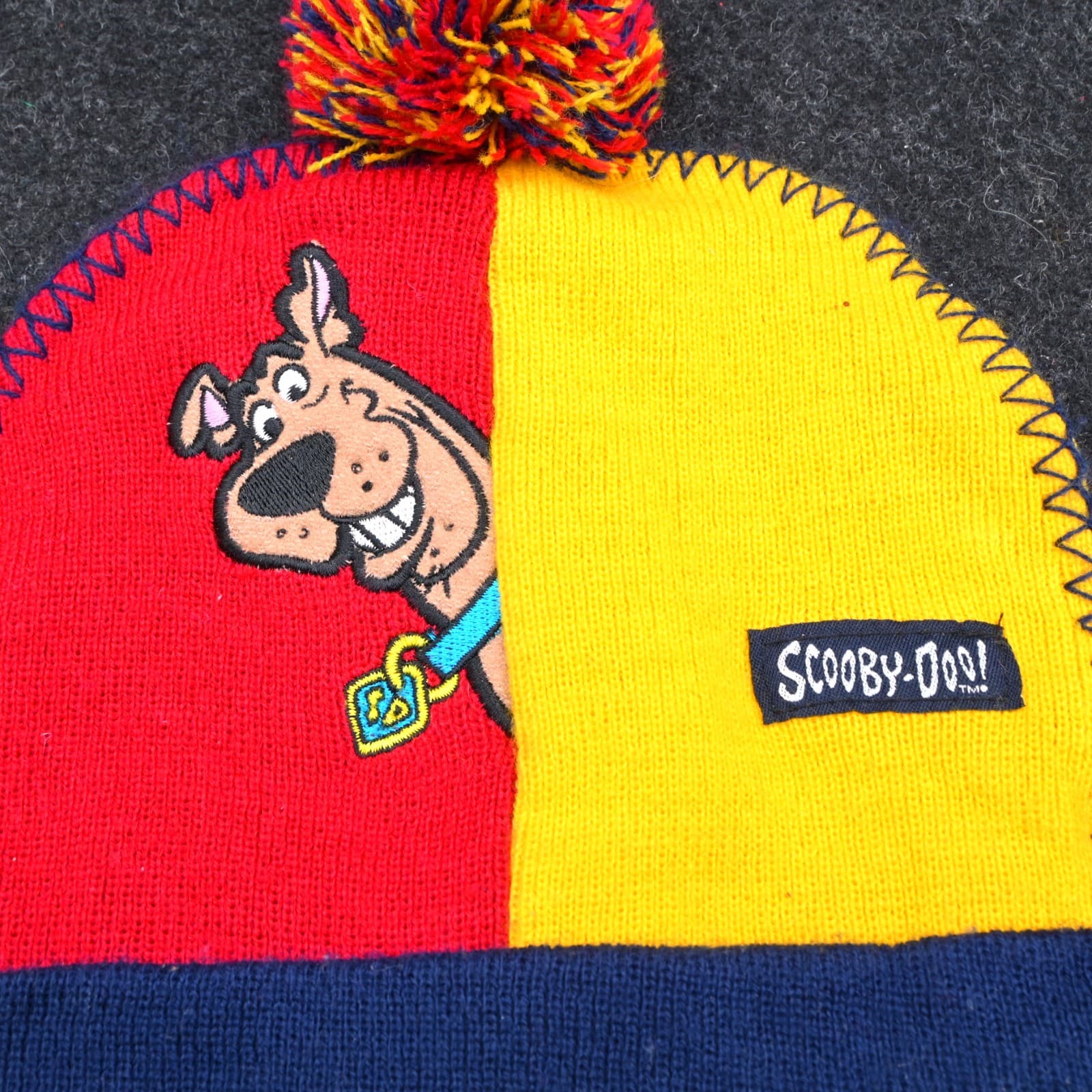 VTG '90s Scooby-Doo Beanie Hat w Pom-Pom EUC Kids 3-7yrs, Red, Blue, Yellow - Thumbnail 2