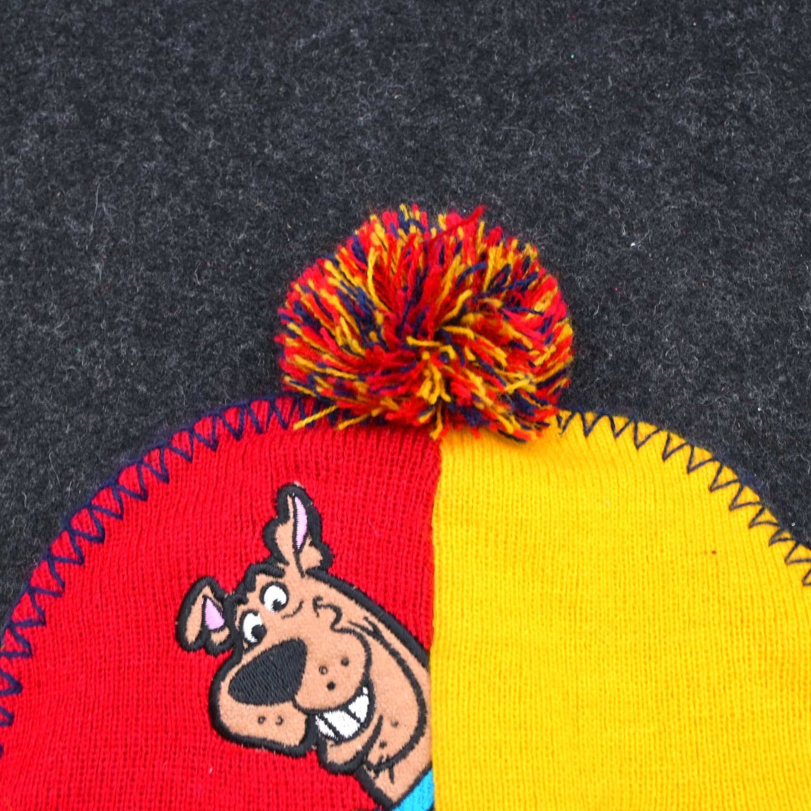 VTG '90s Scooby-Doo Beanie Hat w Pom-Pom EUC Kids 3-7yrs, Red, Blue, Yellow - Thumbnail 3