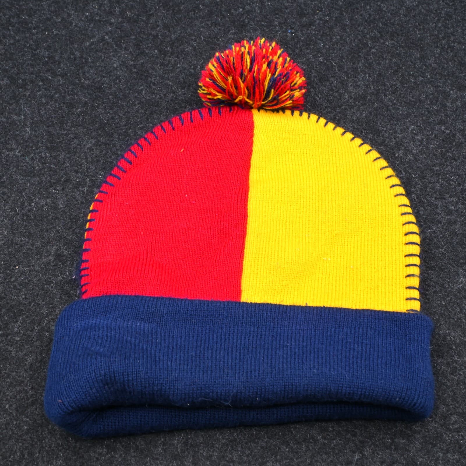 VTG '90s Scooby-Doo Beanie Hat w Pom-Pom EUC Kids 3-7yrs, Red, Blue, Yellow - Thumbnail 4