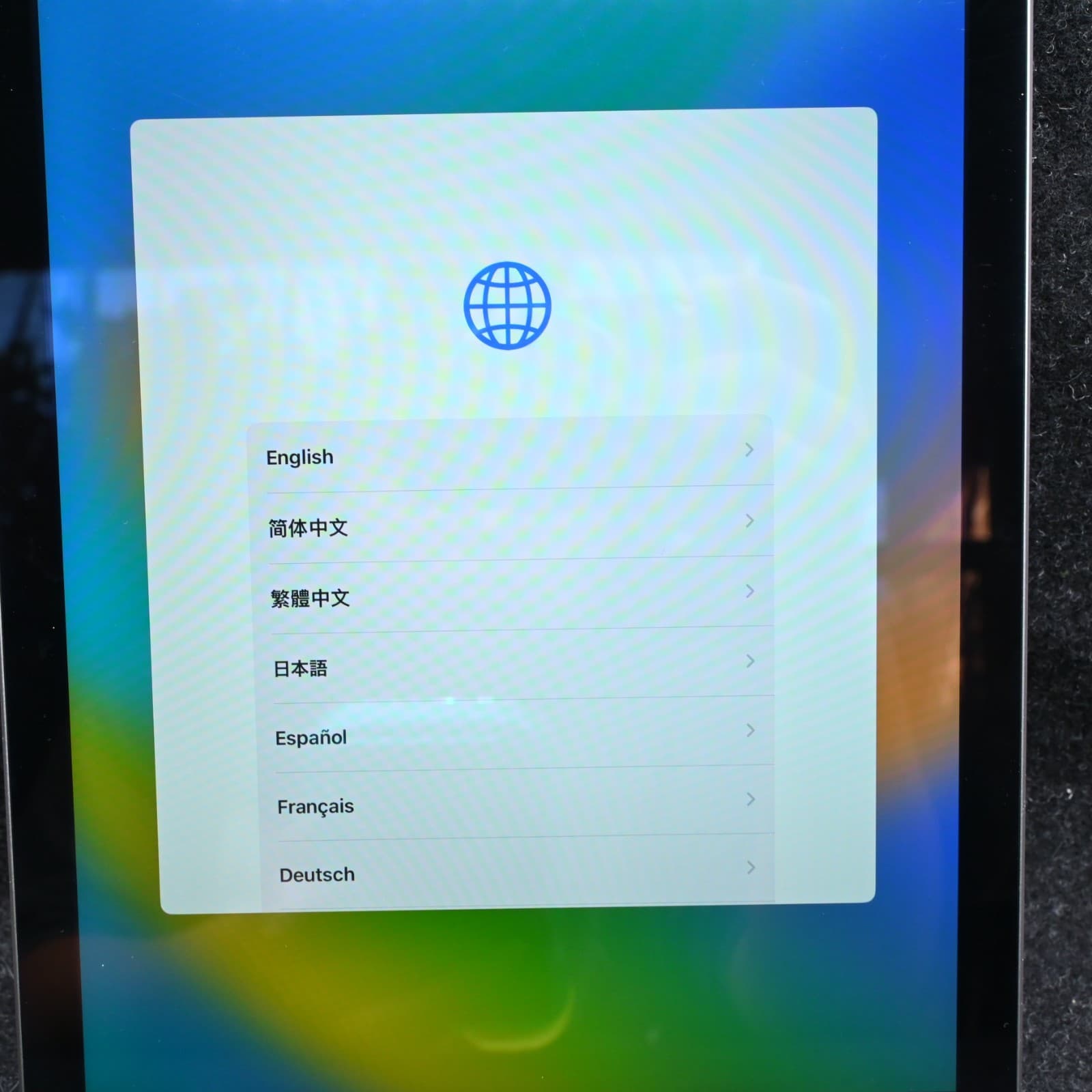 FOR REPAIR Apple iPad 5 Space Gray Wi-Fi Only Tablet - Thumbnail 2
