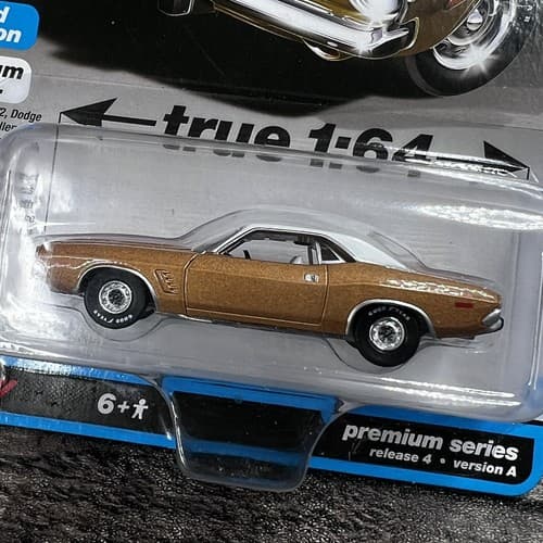 AUTO WORLD 1:64 1974 DODGE CHALLENGER RALLYE (GOLDEN HAZE) MODEL AWSP117A-5E - Thumbnail 4