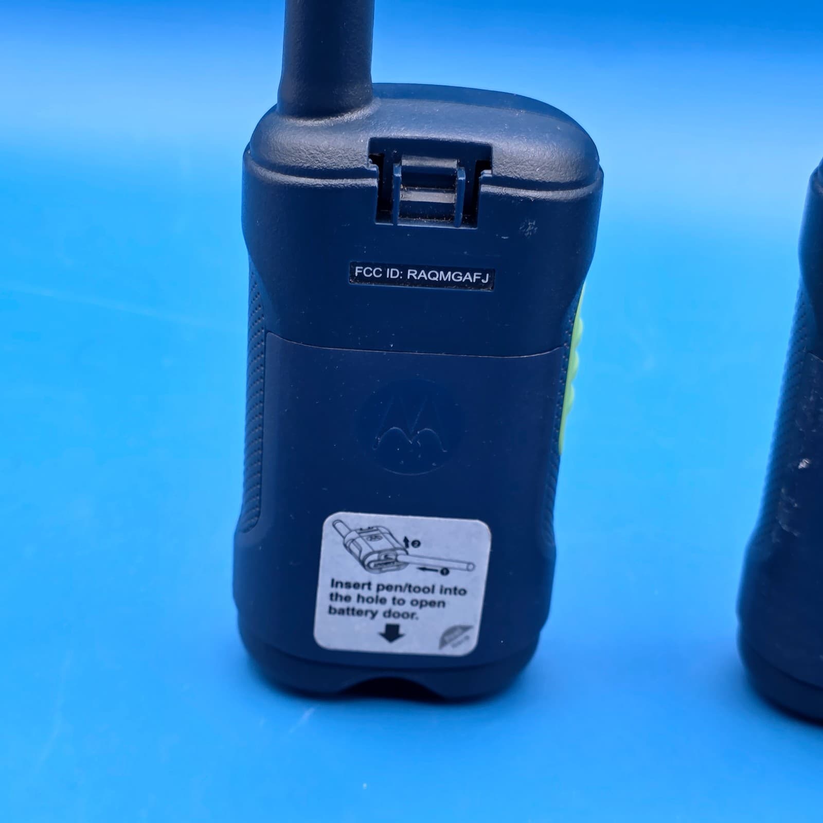 2 Motorola Talkabout MG163A 2-Way Radios 22-Channels Walkie Talkies - Thumbnail 4