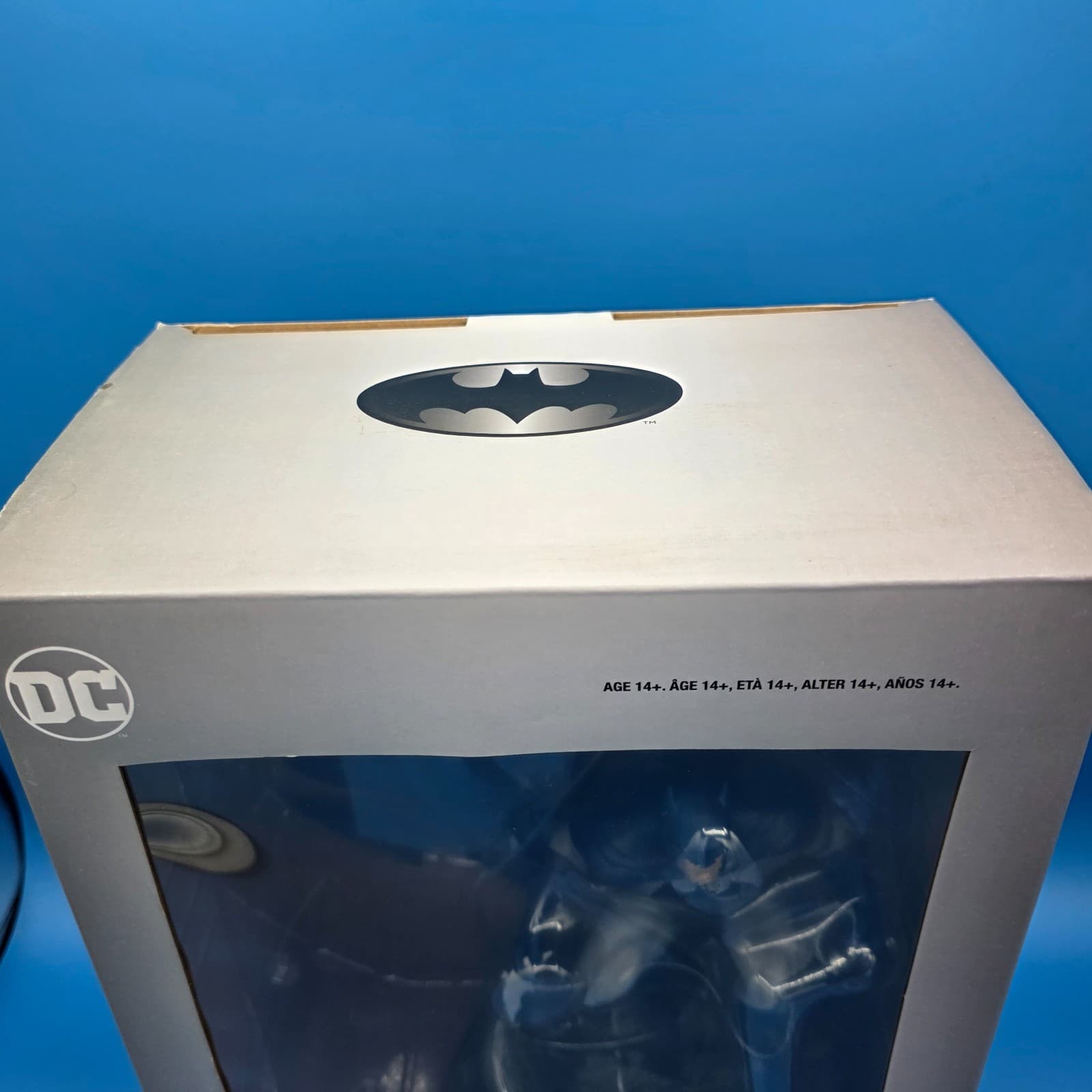 ThinkGeek DC Comics Jim Lee BATMAN Chronicle Collectible Statue Gamestop - Thumbnail 2