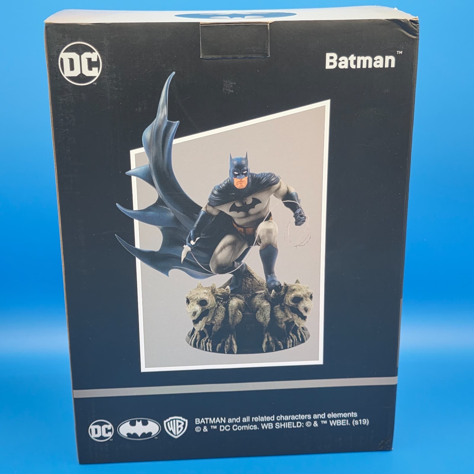 ThinkGeek DC Comics Jim Lee BATMAN Chronicle Collectible Statue Gamestop - Thumbnail 4