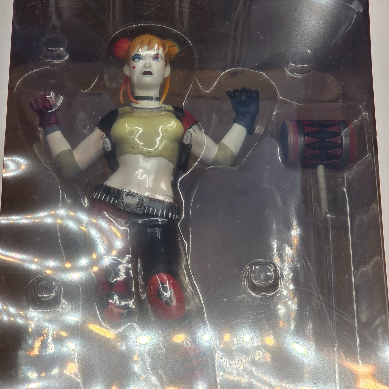 New DC Comics Harley Quinn by Jim Lee Chronicle Collectibles GameStop Thinkgeek - Thumbnail 3