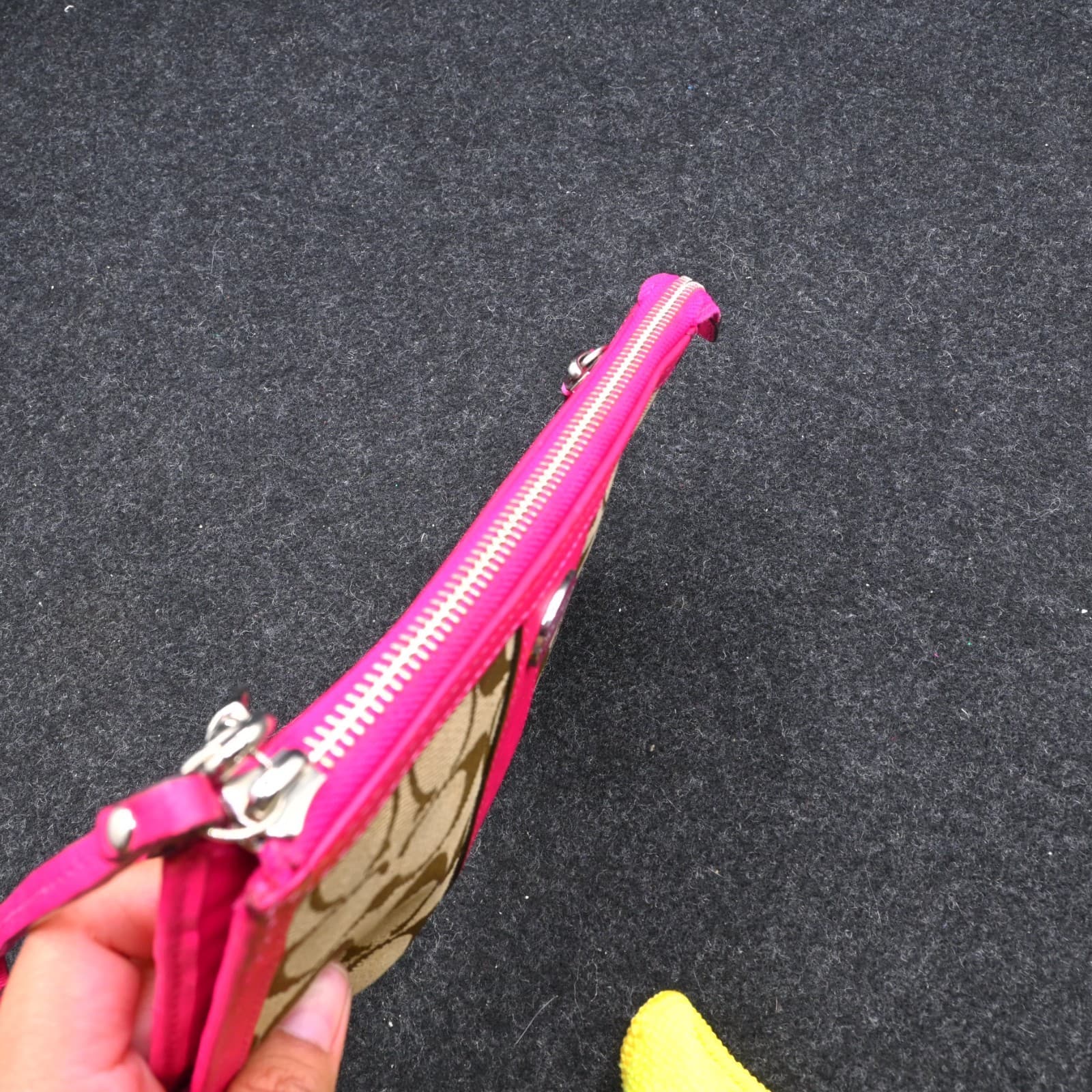 Coach Signature Zippy Wallet 48691B in Khaki Fuchsia - Thumbnail 4