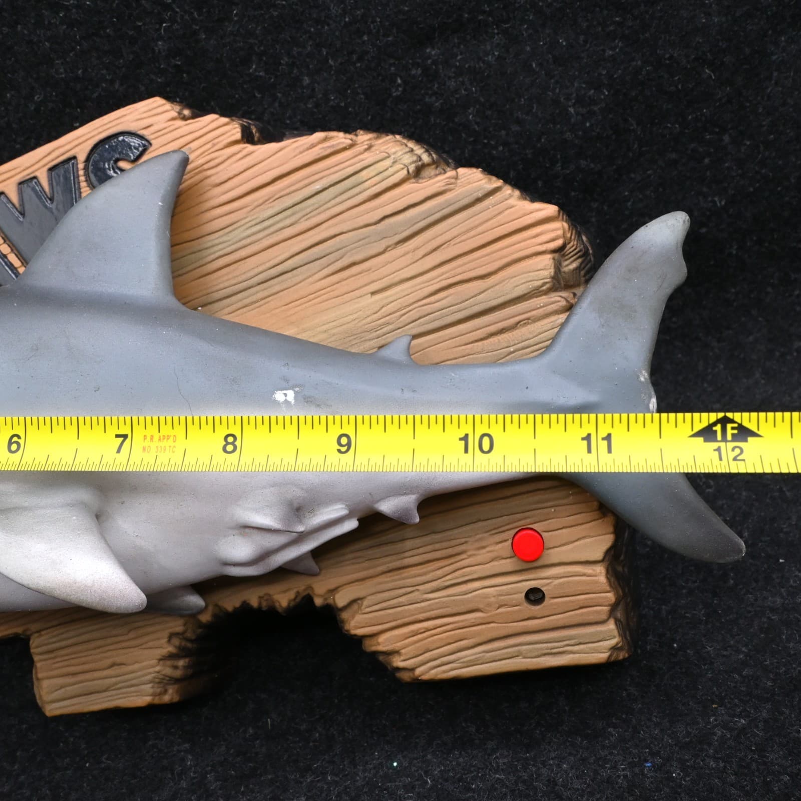 NO DANCING JAWS Universal Studios Gemmy Singing SHARK Wall Plaque Animatronic - Thumbnail 12