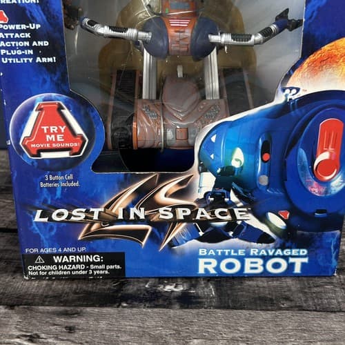 VTG 1997 Lost in Space Battle Ravaged Robot Action Figure Sounds Trendmaster - Thumbnail 2