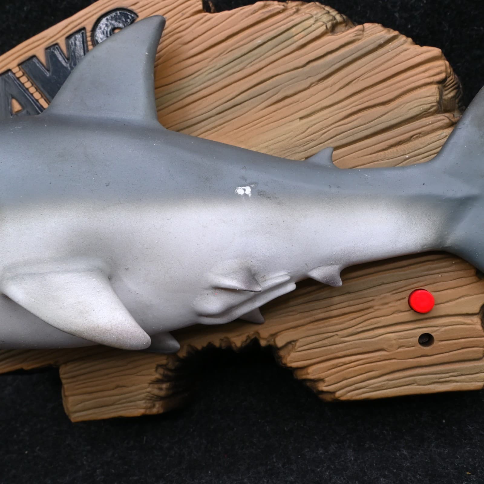 NO DANCING JAWS Universal Studios Gemmy Singing SHARK Wall Plaque Animatronic - Thumbnail 5