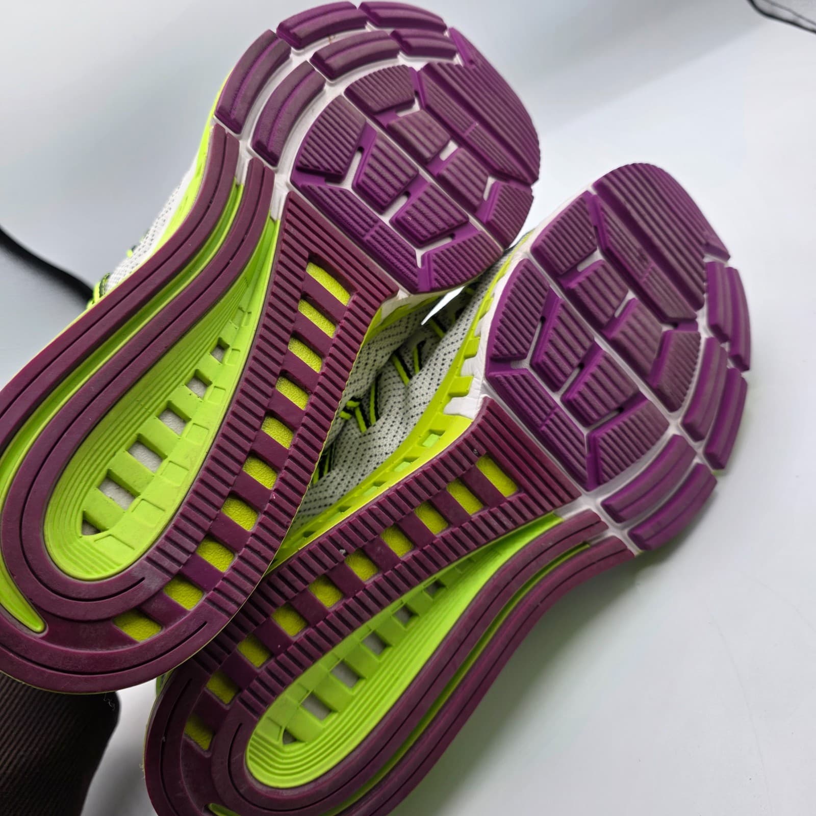 Nike Air Zoom Odyssey Mens Size 12 White Volt Athletic Running Shoes Sneakers - Thumbnail 4
