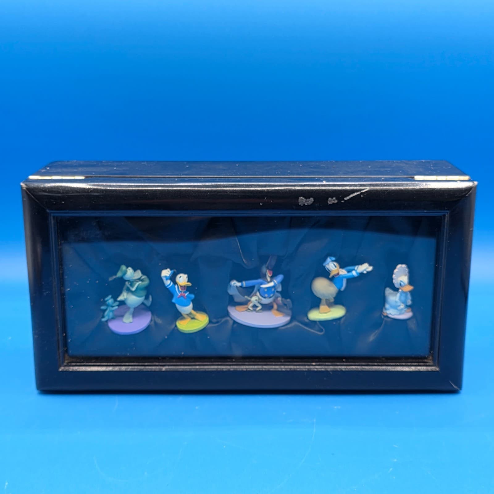 Disney's Donald Duck Limited Edition Pewter Collectible Figures Through the Ages - Thumbnail 2