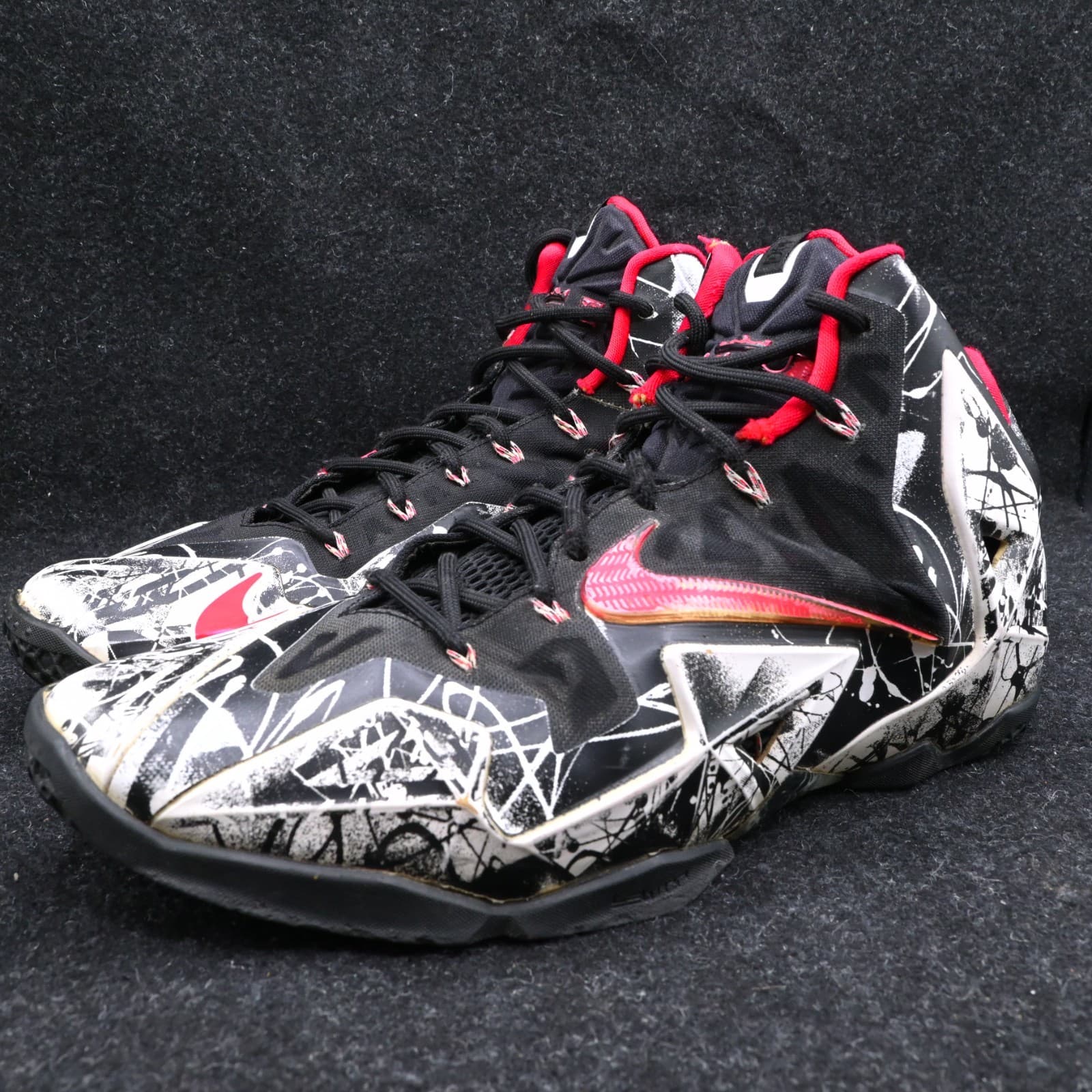 Nike Lebron James XI Graffiti mens size 11