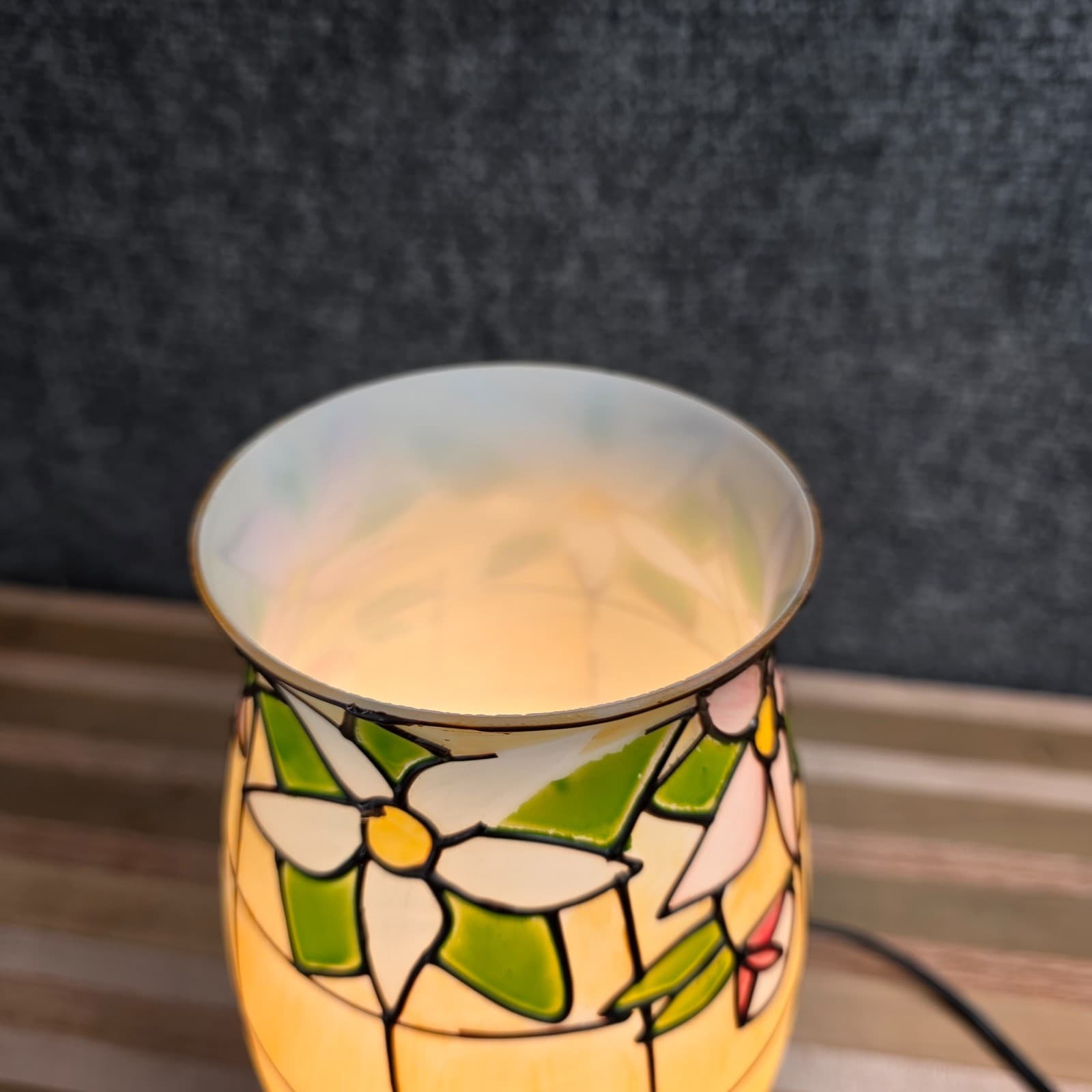 PAINT CHIP Faux Stained Glass Electric Hurricane lamp Night Light 25W - Thumbnail 6