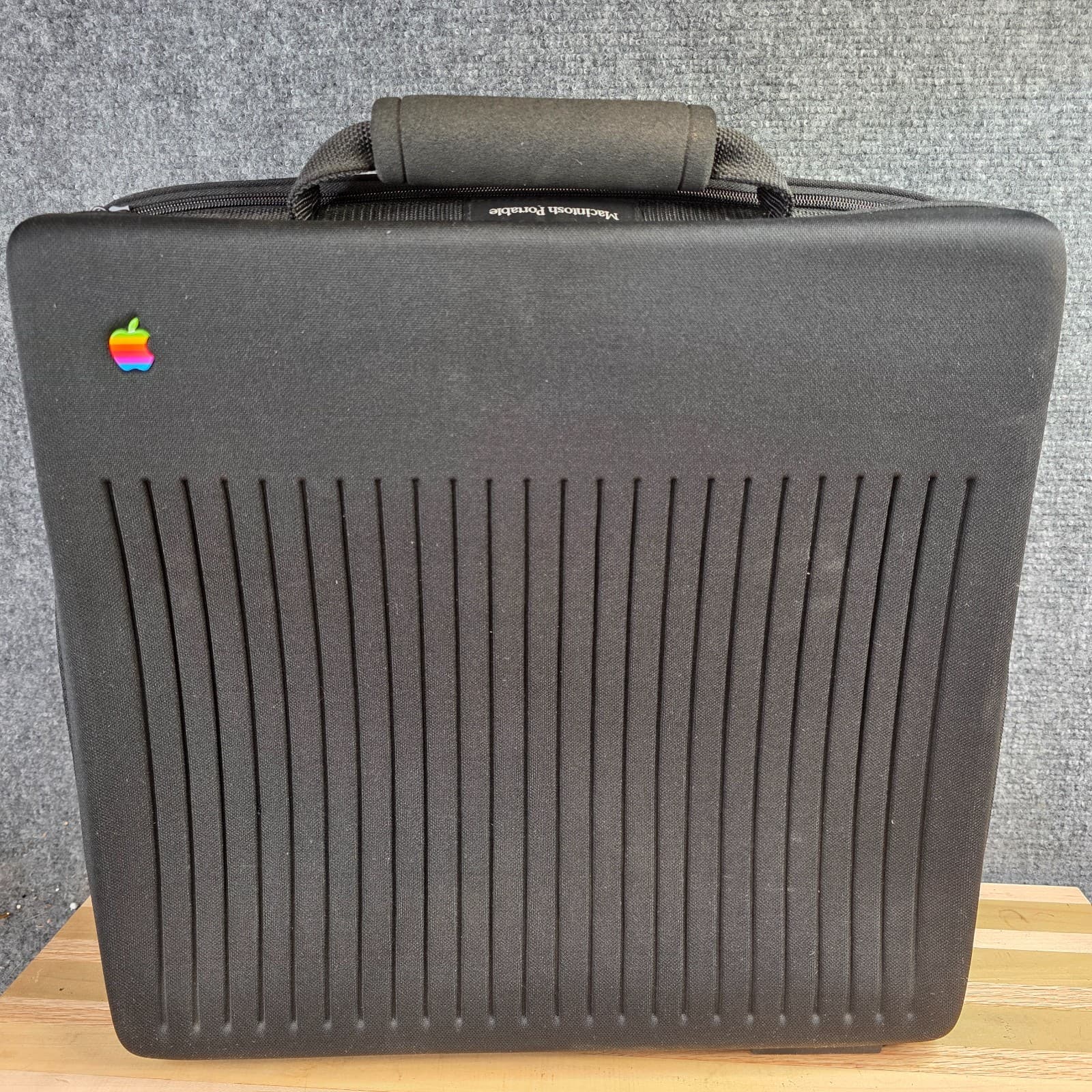 Rare Vintage Apple Macintosh Portable Computer EARLY LAPTOP Carrying Case Bag