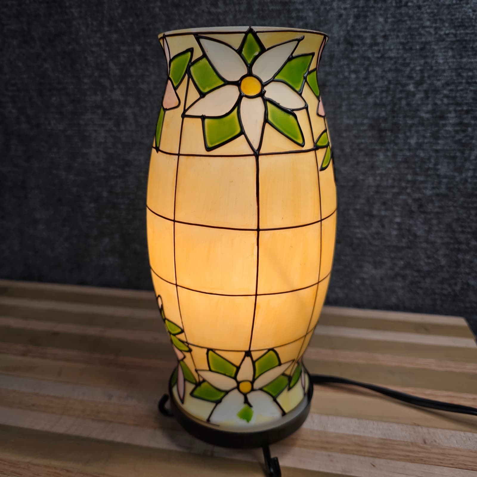PAINT CHIP Faux Stained Glass Electric Hurricane lamp Night Light 25W - Thumbnail 11