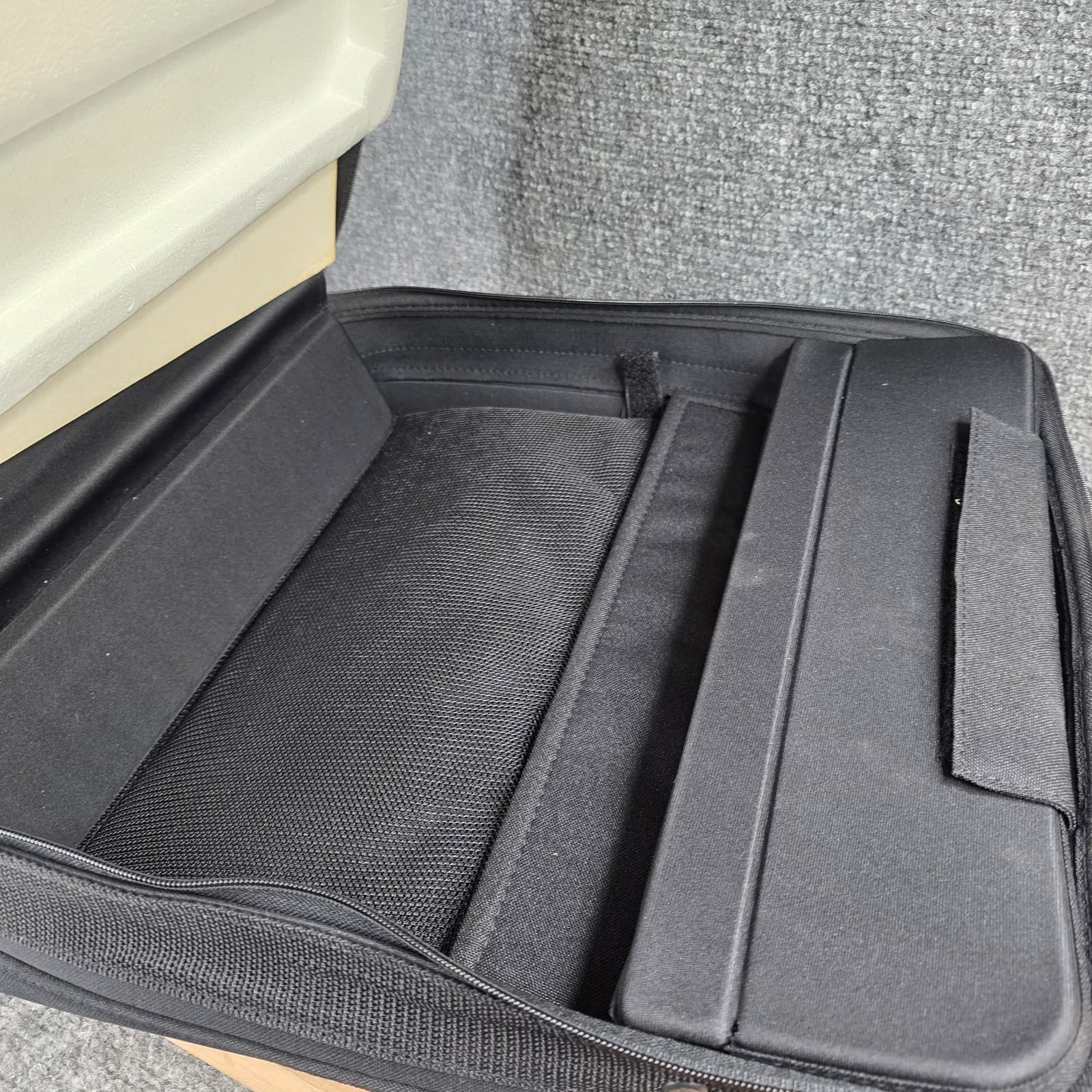Rare Vintage Apple Macintosh Portable Computer EARLY LAPTOP Carrying Case Bag - Thumbnail 4