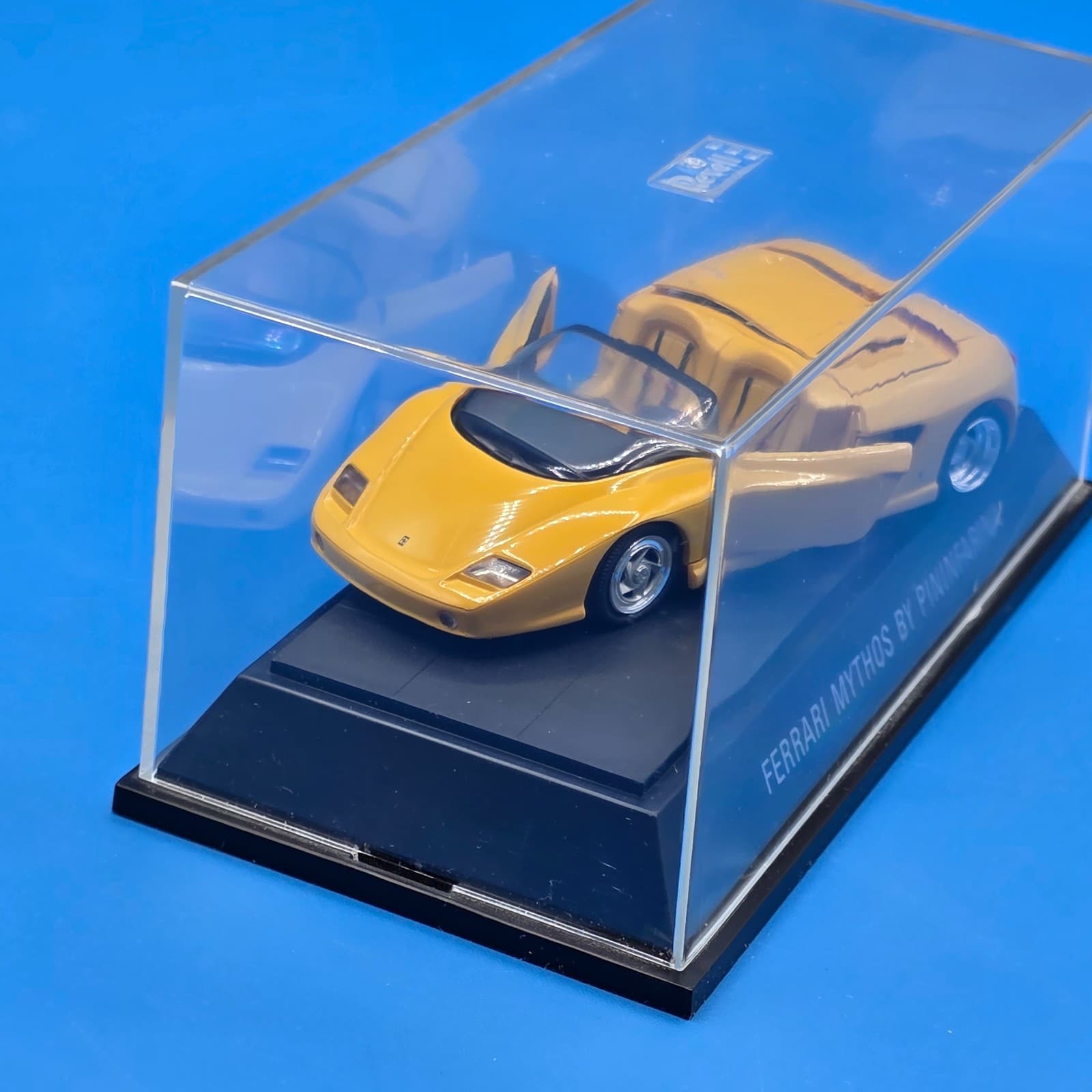REVELL FERRARI pininfarina mythos 1/18 yellow 1991 Model Car - Thumbnail 7
