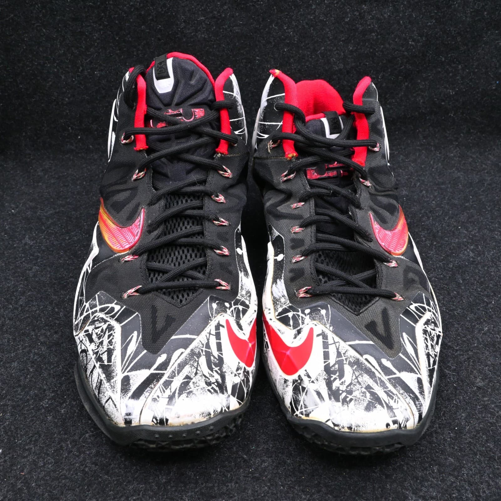 Nike Lebron James XI Graffiti mens size 11 - Thumbnail 4
