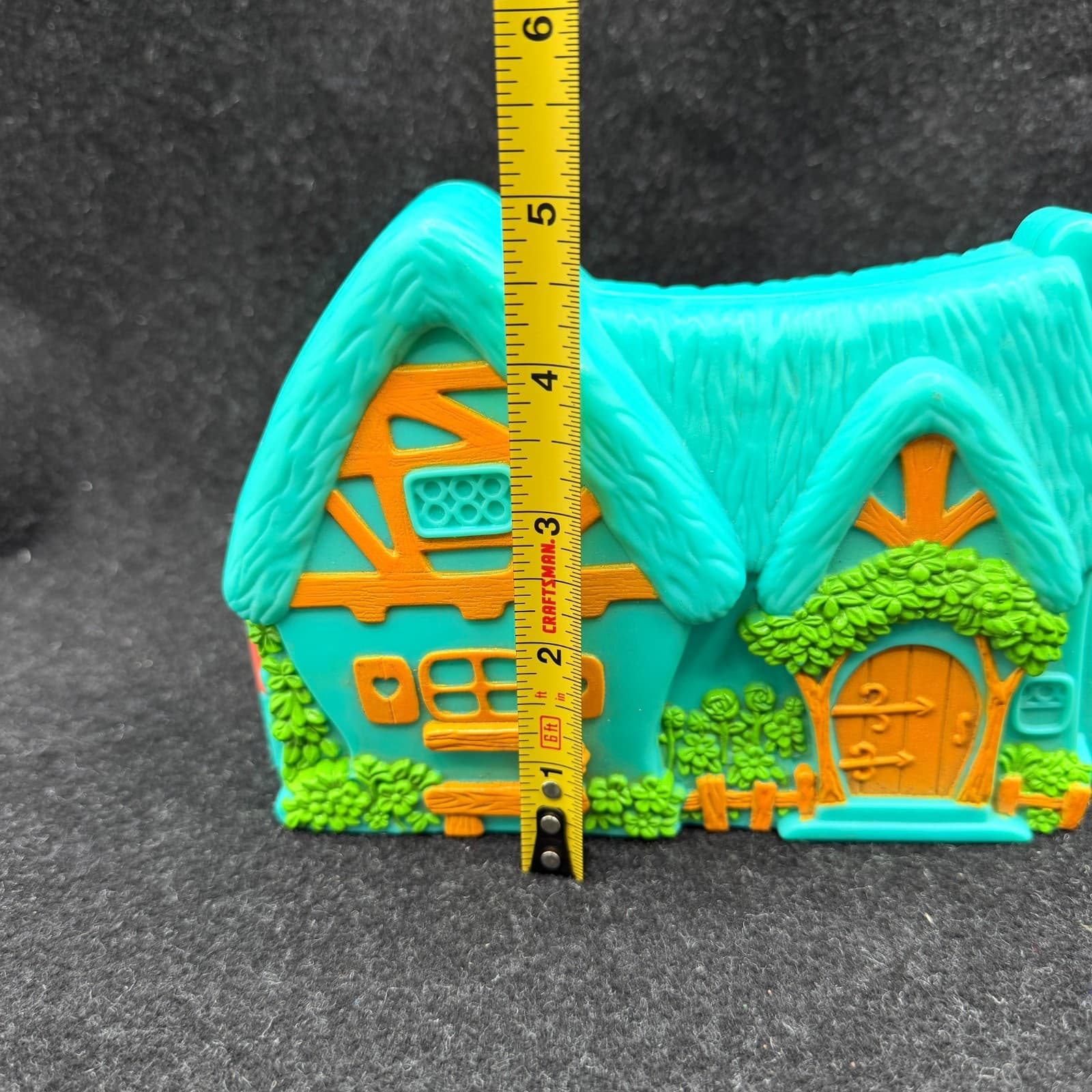 Vintage Mattel 1993 Disney's Snow White Cottage with 3 Figures - Thumbnail 10