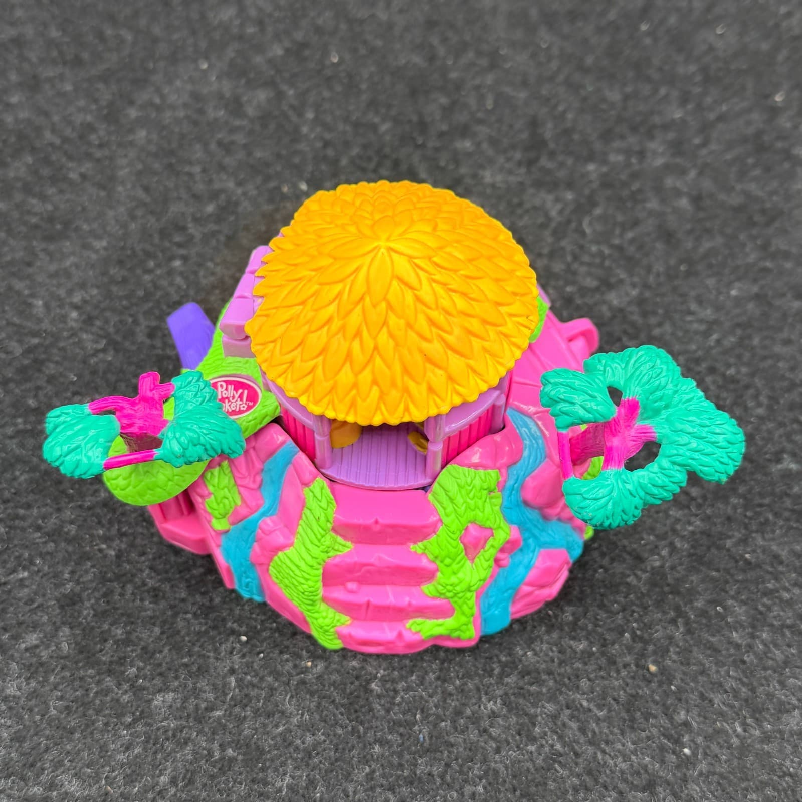 2000 Polly Pocket Vintage Pink Tropical Pets Compact & 1 Figure Bluebird Playset - Thumbnail 4