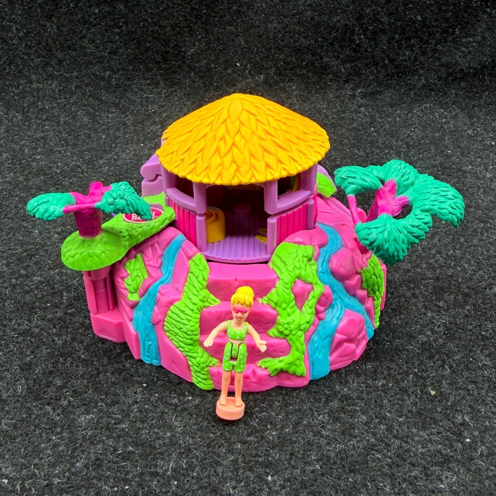 2000 Polly Pocket Vintage Pink Tropical Pets Compact & 1 Figure Bluebird Playset