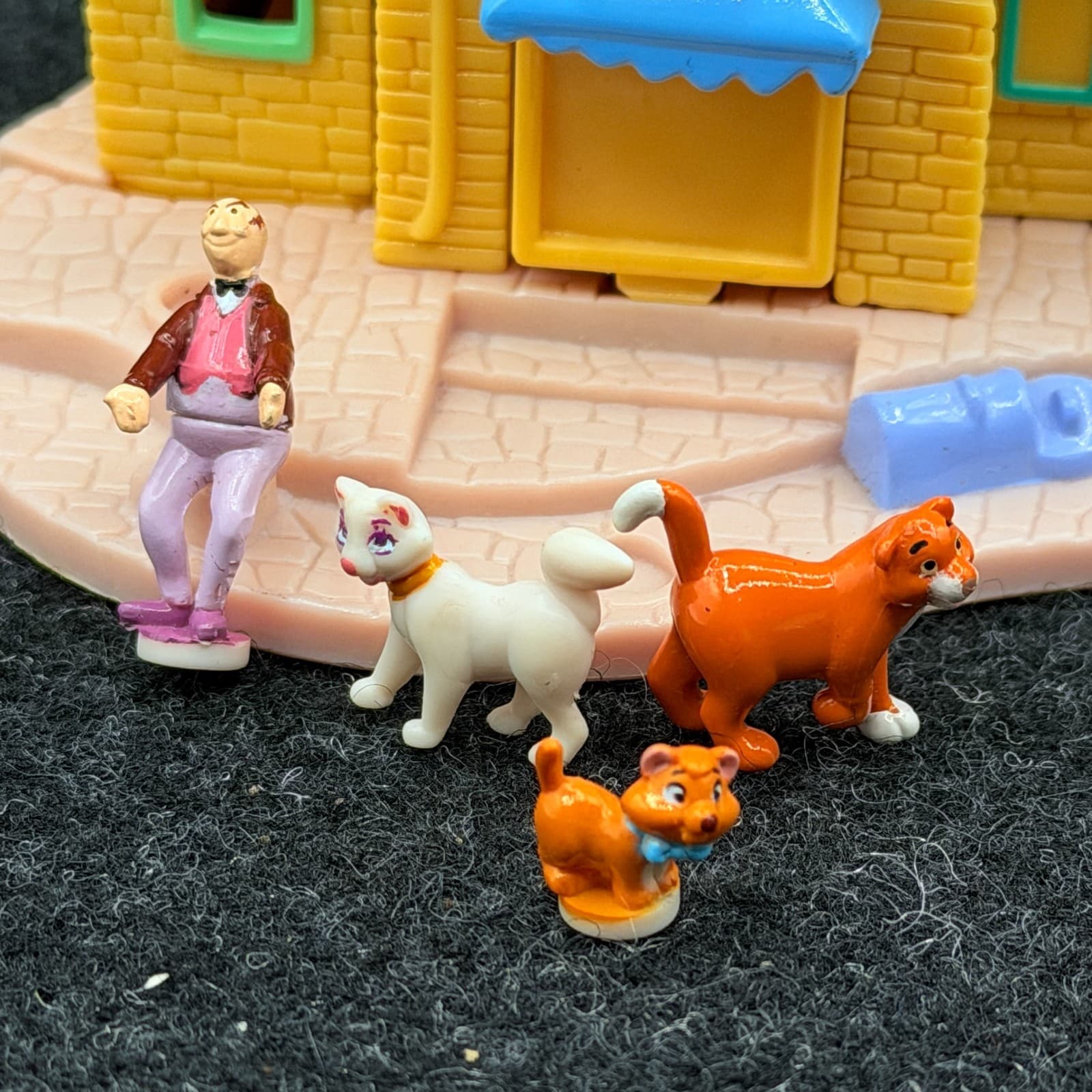 Vintage 1996 Polly Pocket Bluebird Disney The Aristocats Duchess Thomas Toulouse - Thumbnail 2